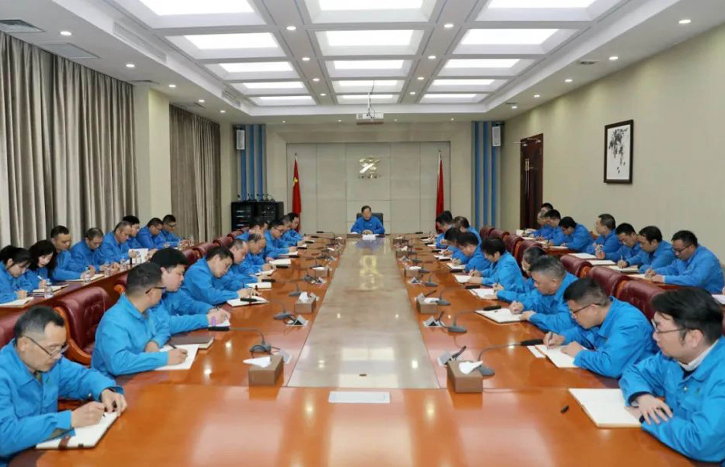 学习民营企业座谈会精神——万搏(中国)_万搏(中国)集团：发挥装备能力强、制造能力强、创新能力强的优势，坚守主业、做强实业。